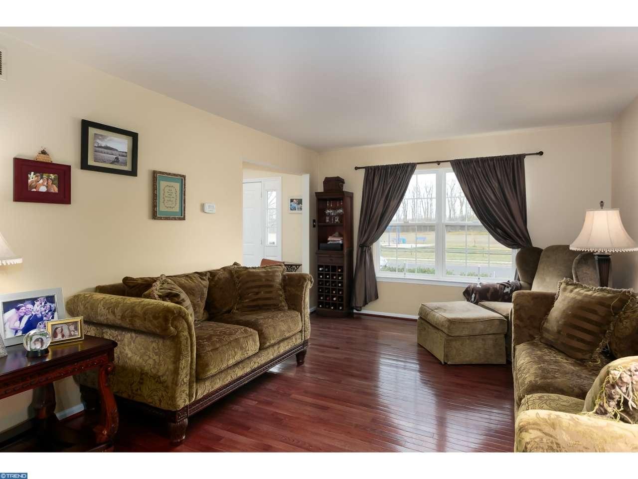 65 Easton Dr