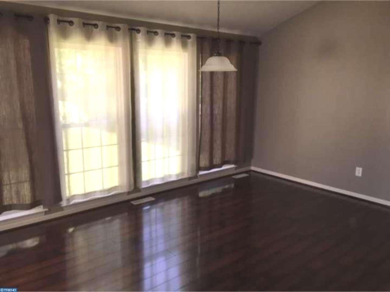 14 Tailor Ln