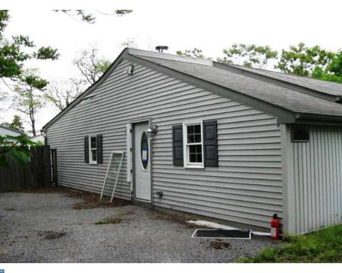 11 Dundalk Ln