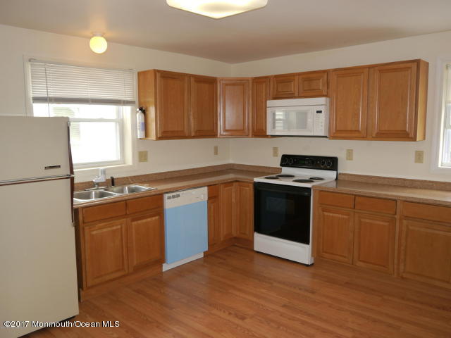 14 Pinewood Dr