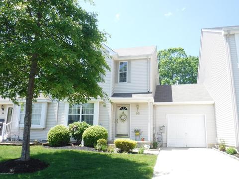 864 Center St