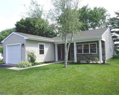 49 Holly Blvd