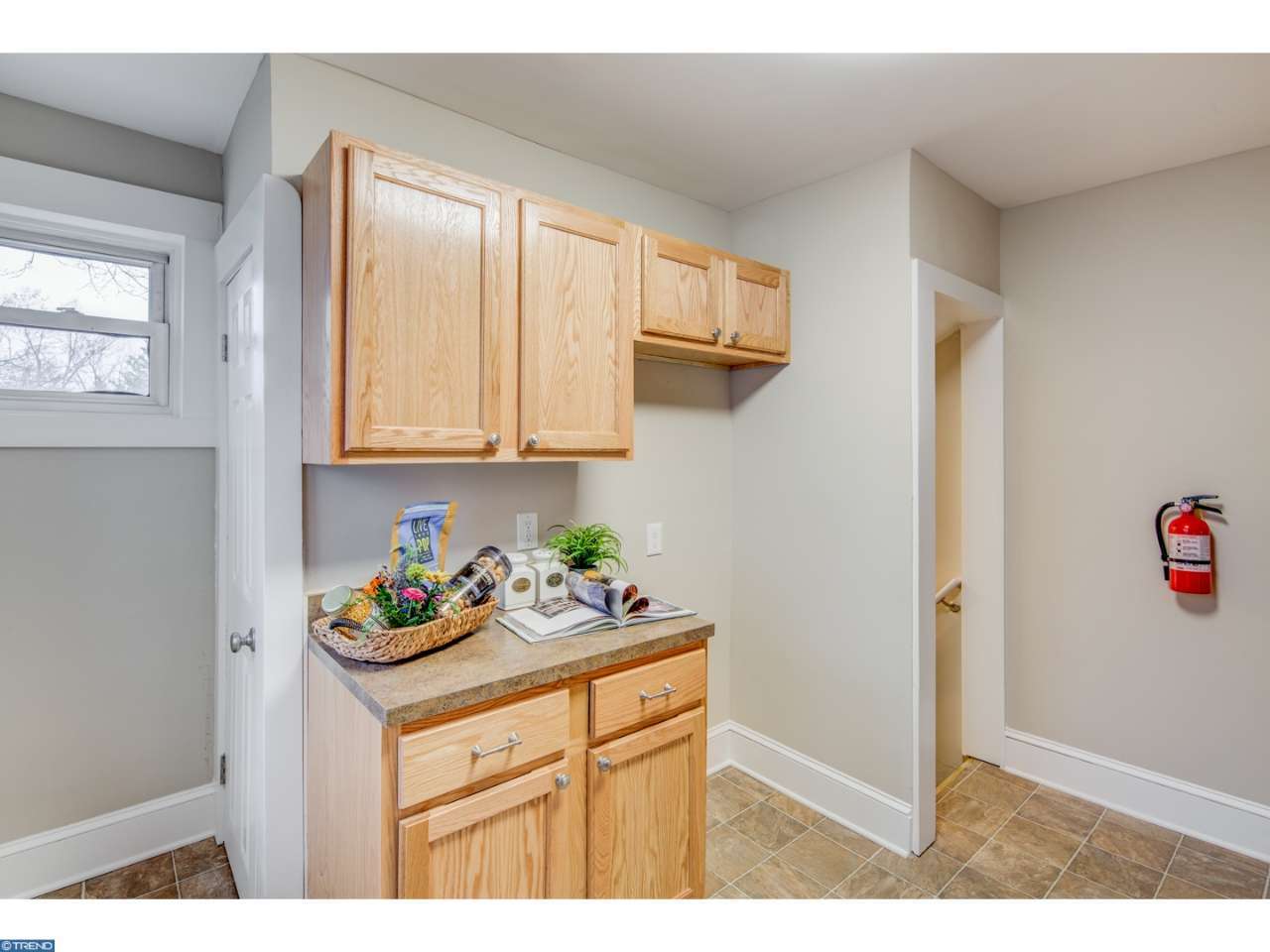 4 W Cedar Ave