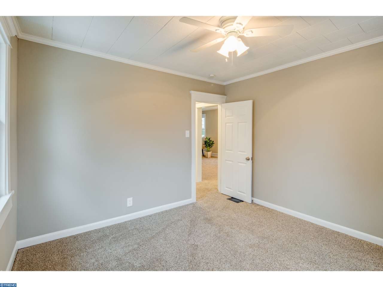 4 W Cedar Ave