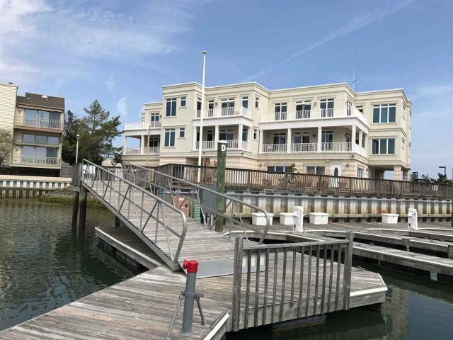 22 Seabreeze Ln