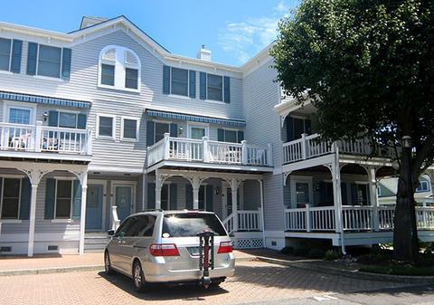 902 Ocean Dr # 204