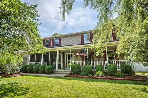 206 W Vineyard