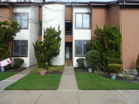 3201 Bay Ave
