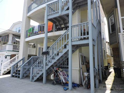 3201 Bay Ave