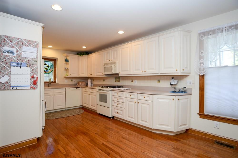 32 Wesley Ave