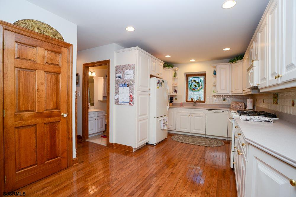 32 Wesley Ave