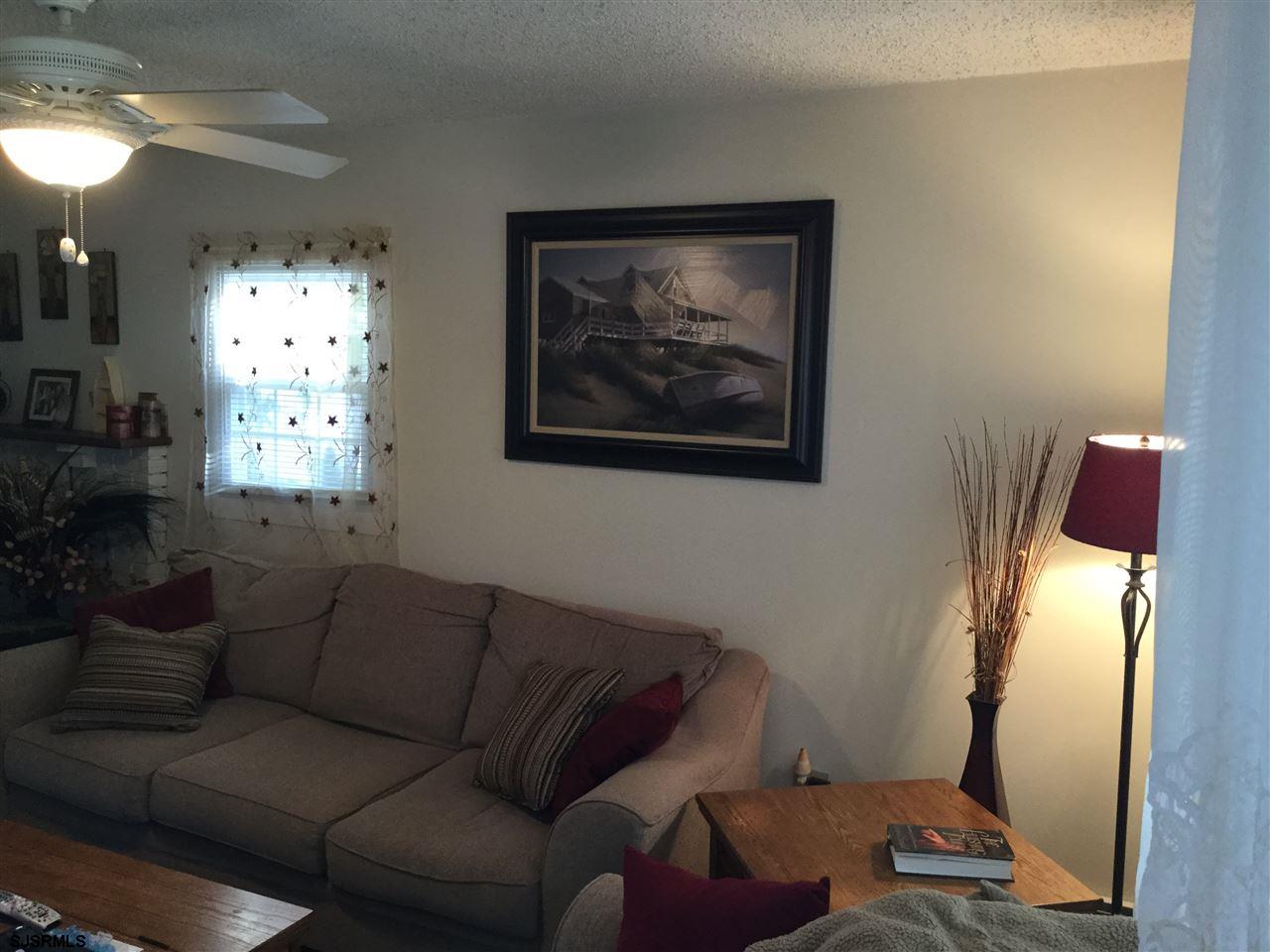 3 Edgewood Dr