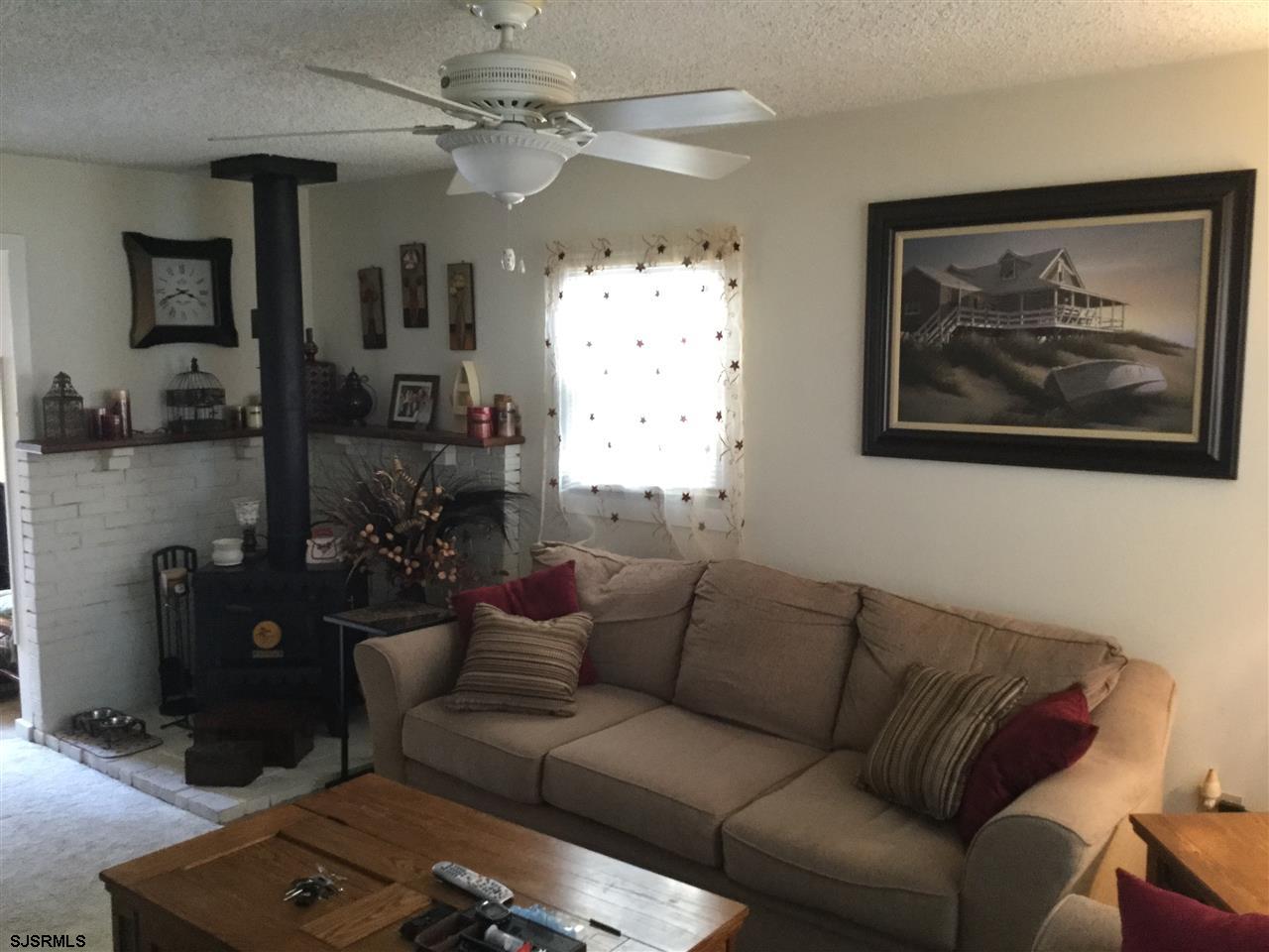 3 Edgewood Dr