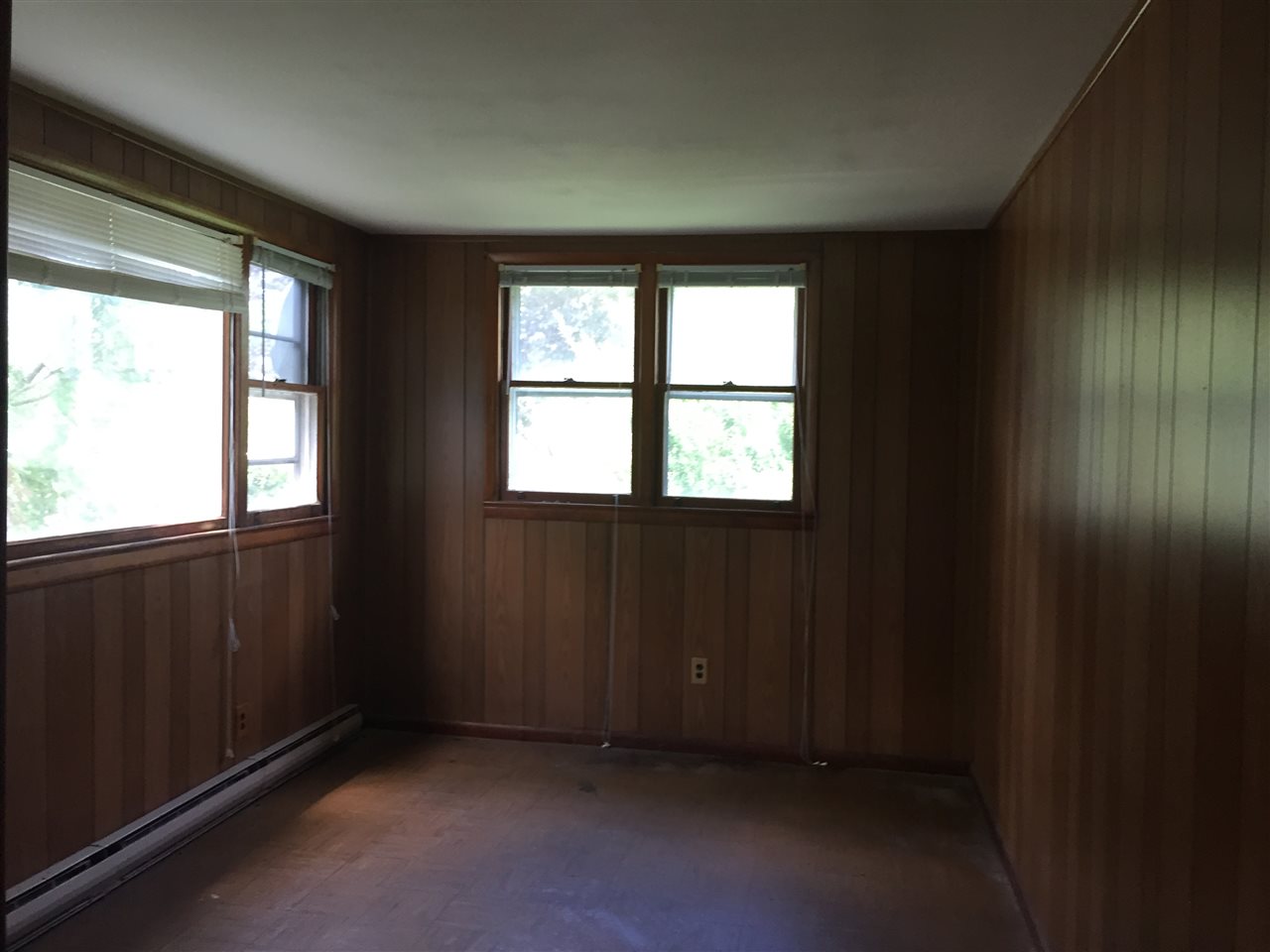 511 E Desoto Ave