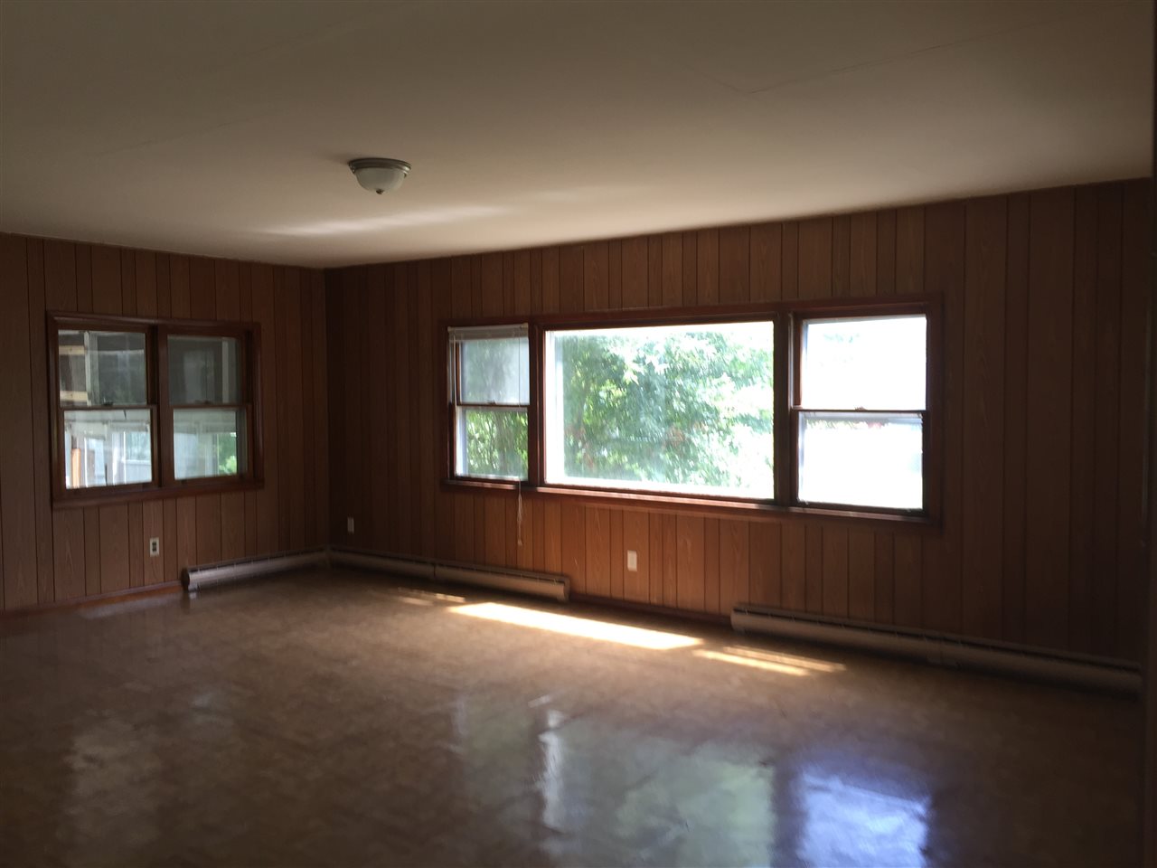 511 E Desoto Ave