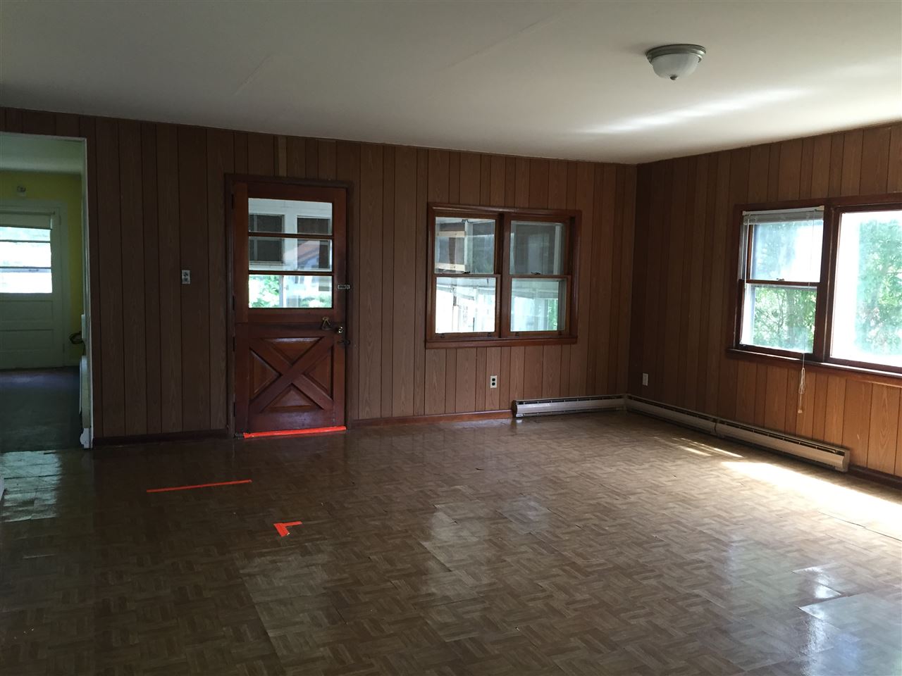 511 E Desoto Ave
