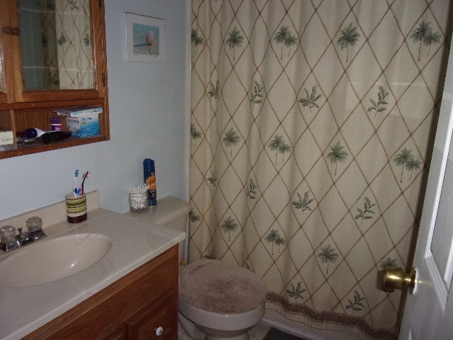 143 W Bates Ave