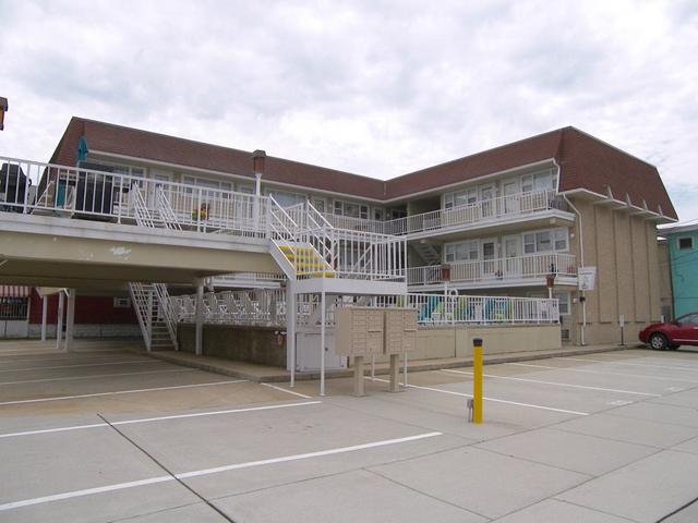 6701 Atlantic Ave #107