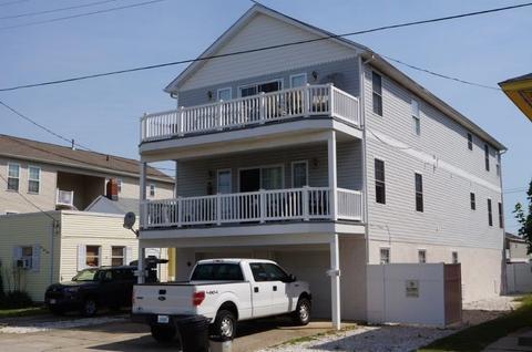 326 W Roberts Ave # 4