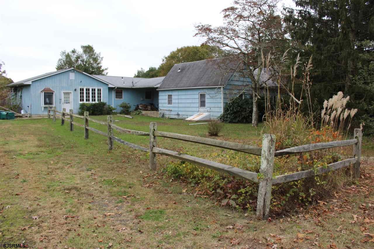 315 Clarkstown Rd