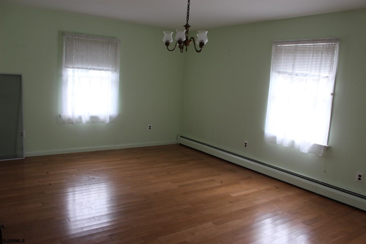 315 Clarkstown Rd