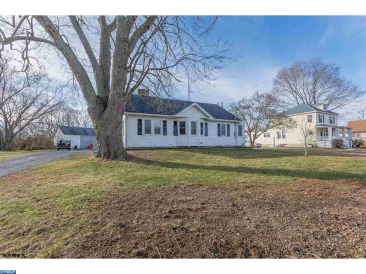 1813 W Main St
