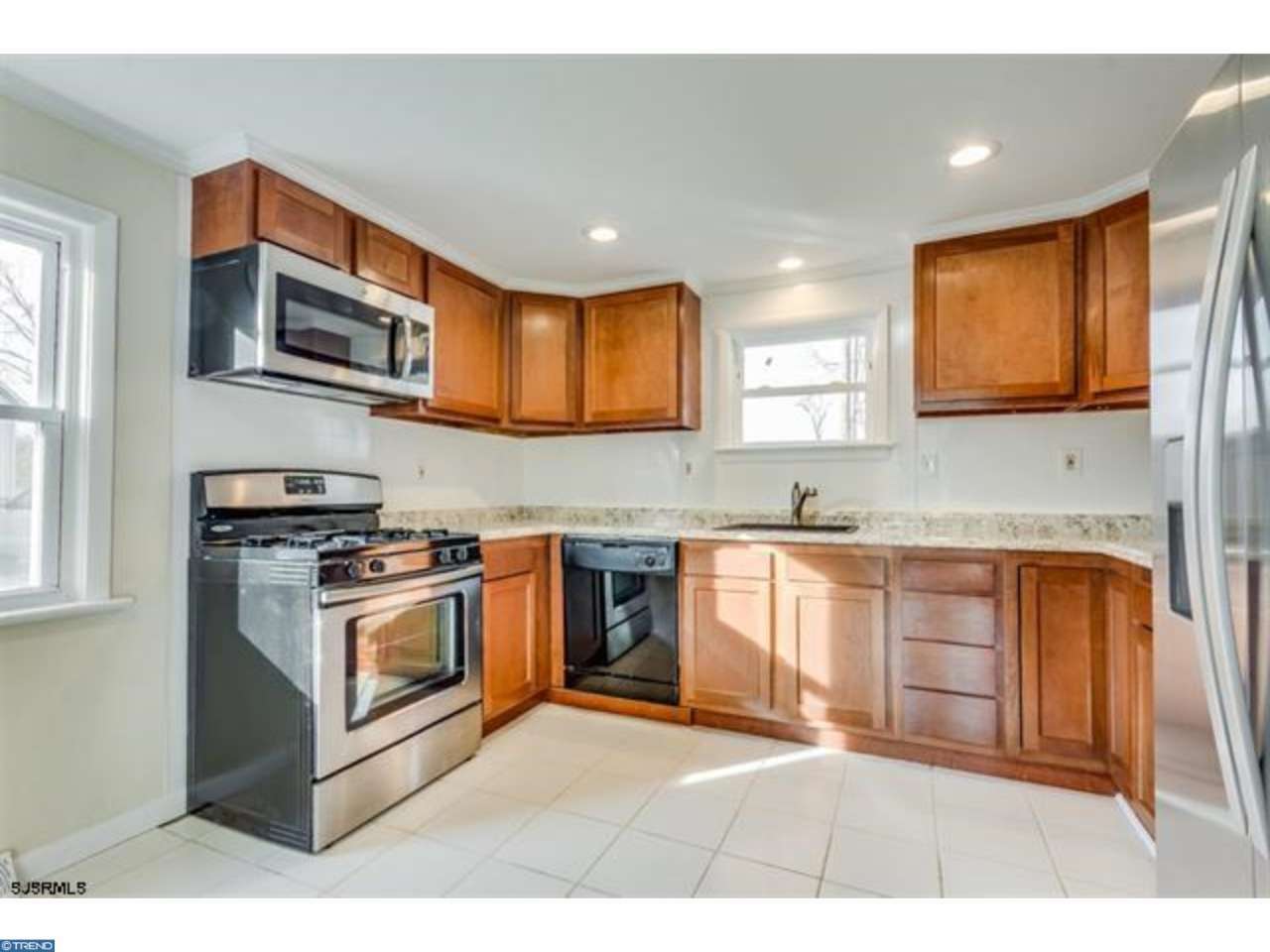 1813 W Main St