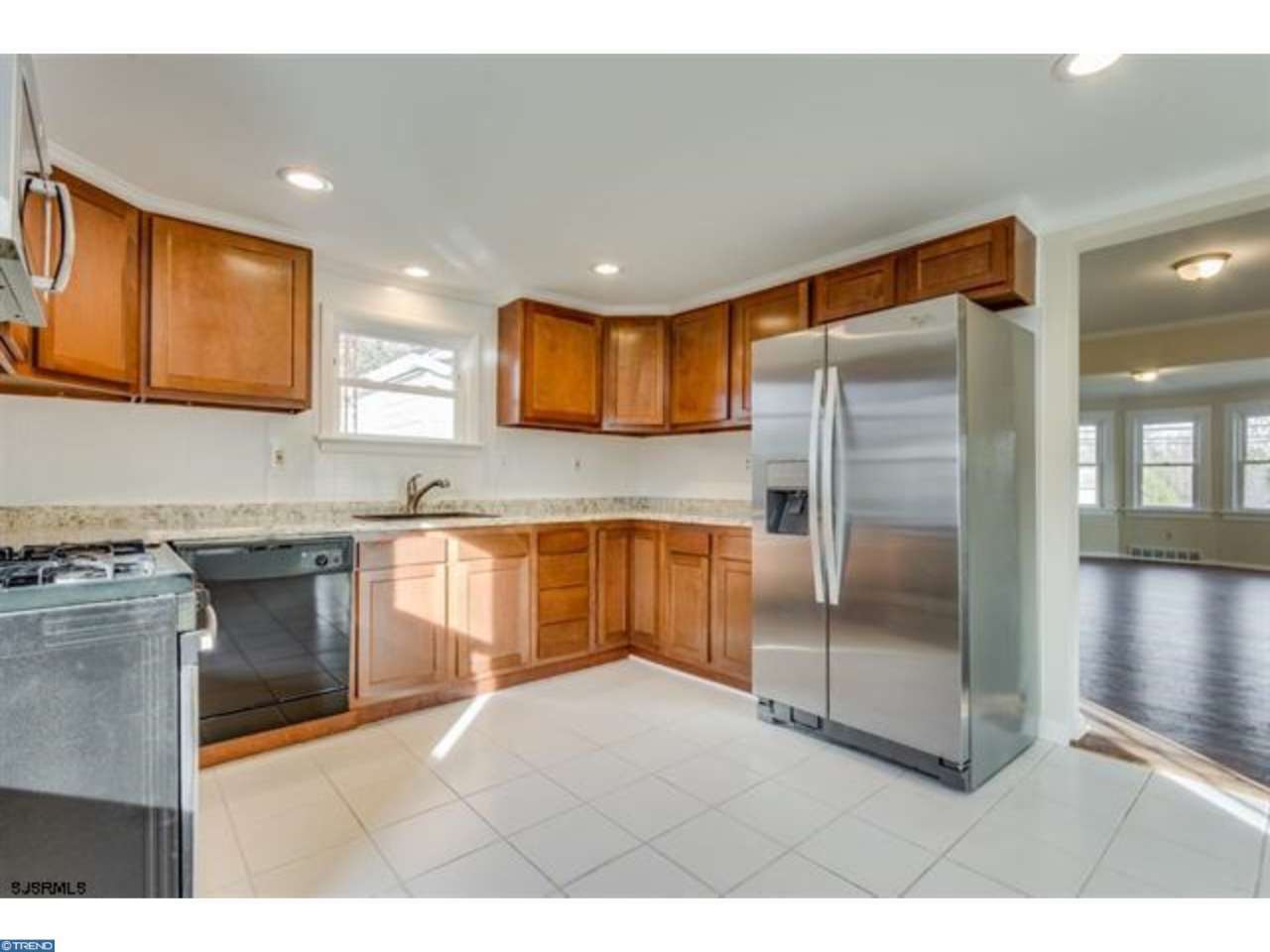 1813 W Main St