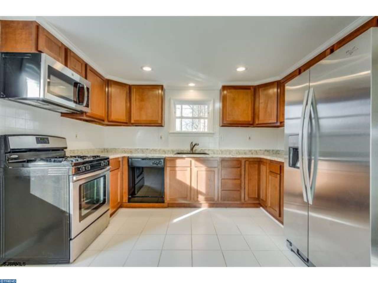 1813 W Main St