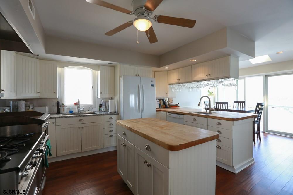 For Sale: 36 Seaview Dr Dr Longport, NJ 08403