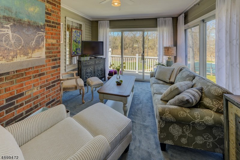 151 Wilshire Dr