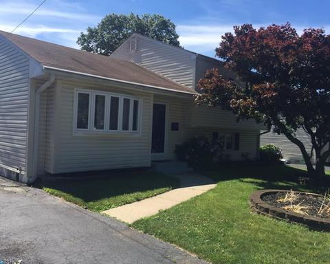 8 Dailey Dr