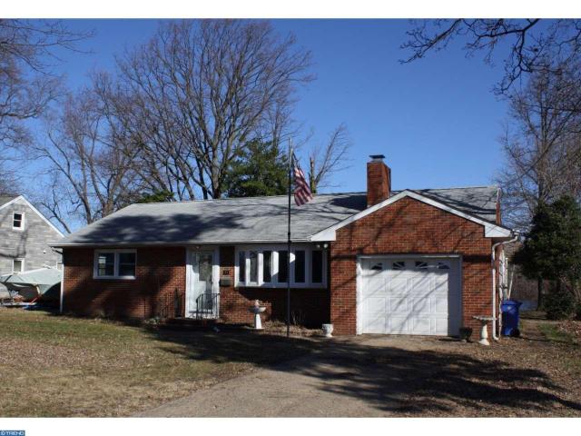 14 River Bank Dr