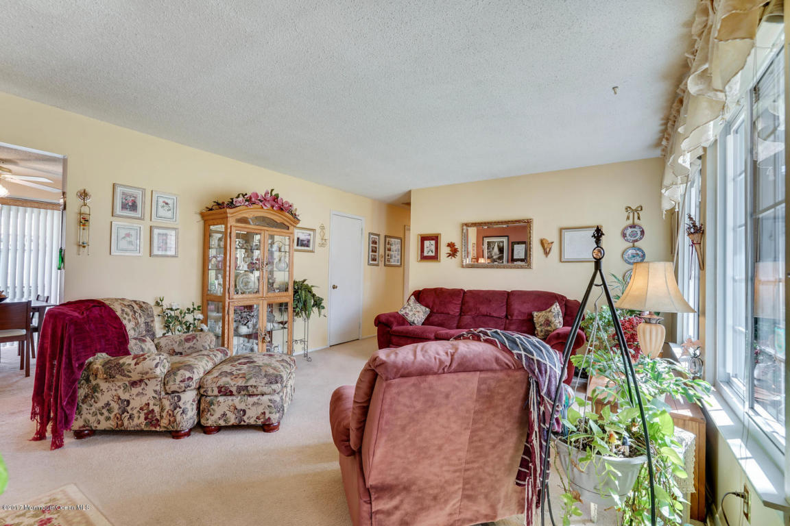 43 Goldweber Ave