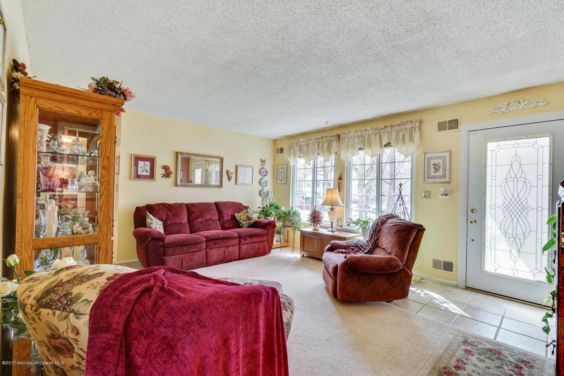 43 Goldweber Ave