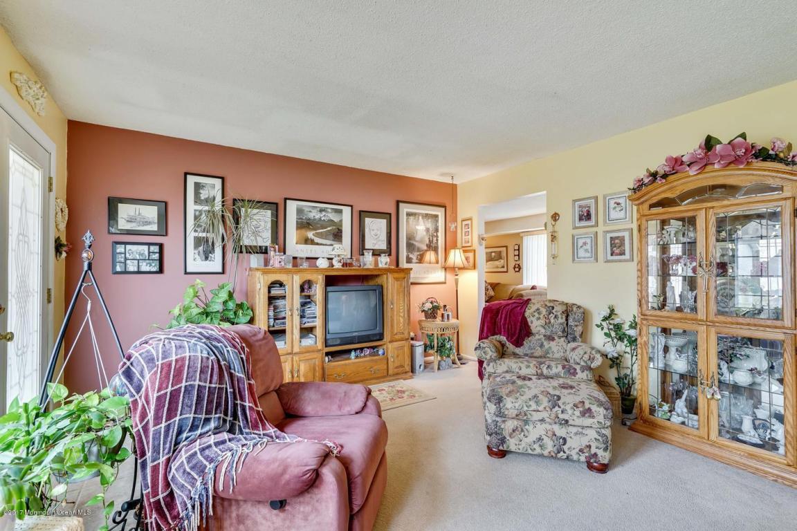 43 Goldweber Ave