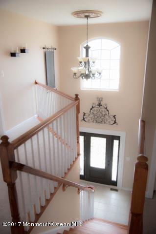 22 Claire Cir