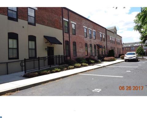 213 Main St # 1