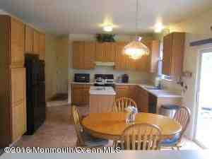 103 Valley Rd