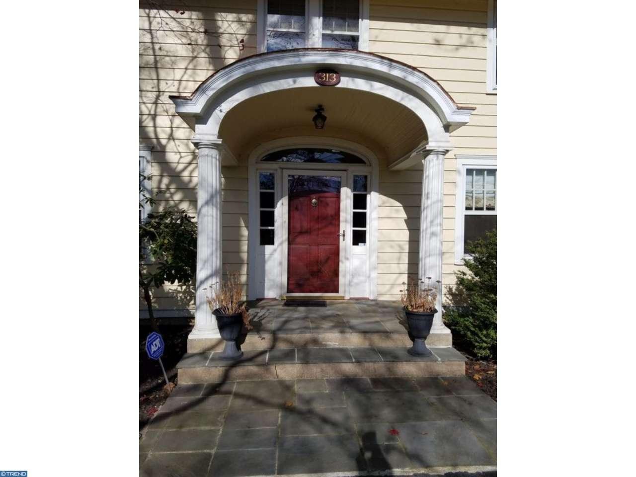 516 Sayre Dr