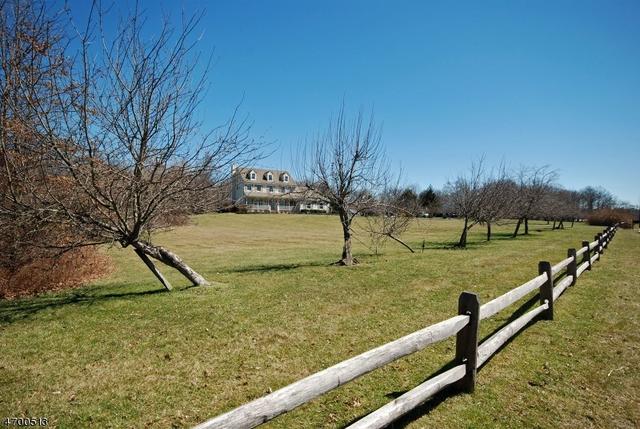 46 Andover Dr