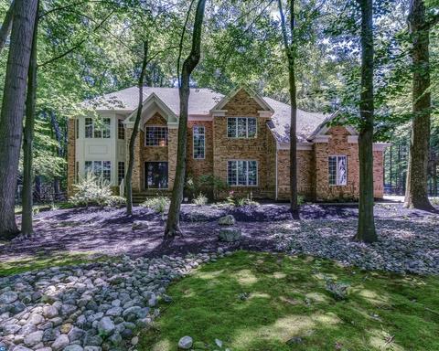 103 S Longfellow Dr