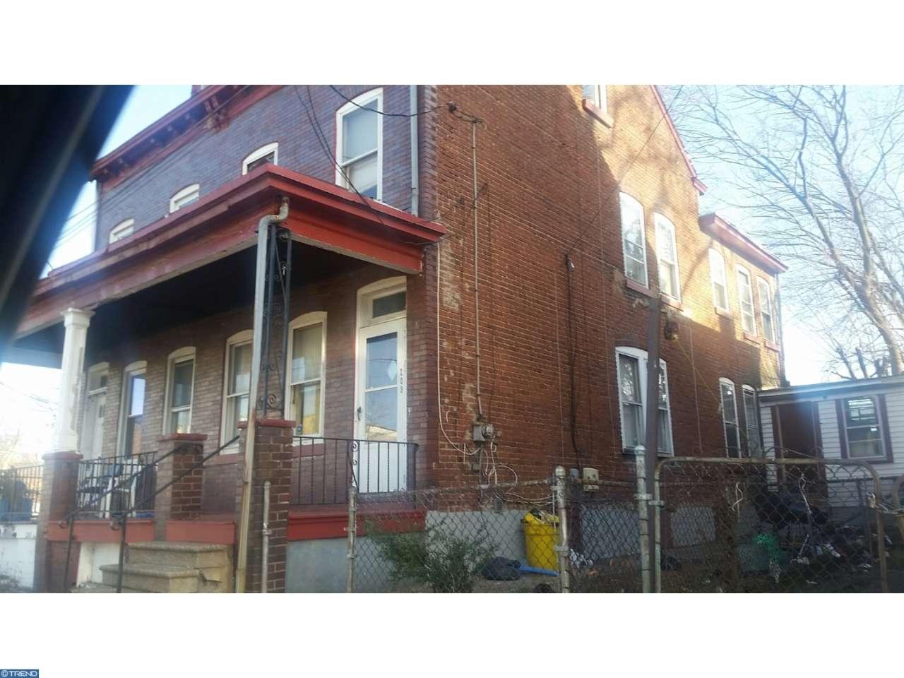 211 Phillips Ave