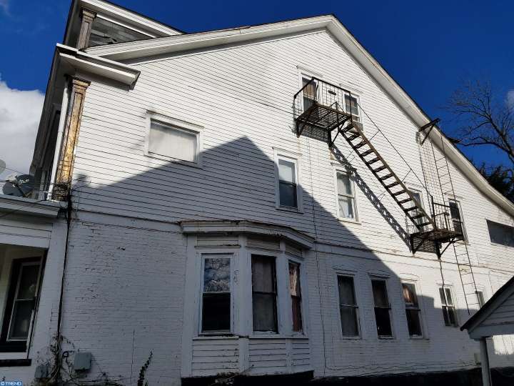 42 Atterbury Ave