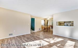 42 Atterbury Ave