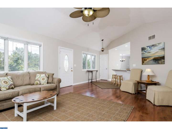 10 Dewar Dr