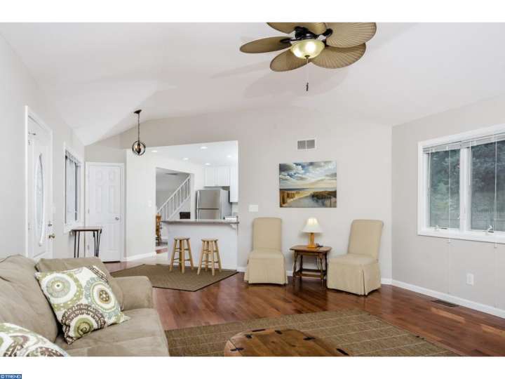 10 Dewar Dr