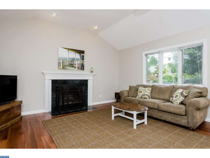 10 Dewar Dr