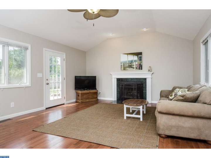 10 Dewar Dr