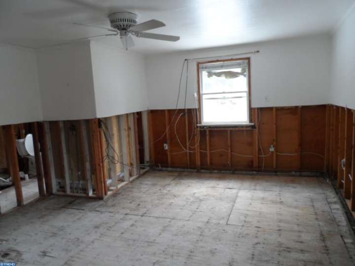 27 Clover Ave